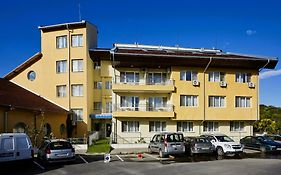 Хотел Божур